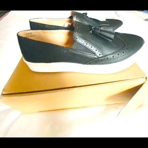 Women’s size 9 black shoes